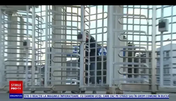 Amenințări cu proteste la uzina Dacia Mioveni după ce programul unor angajați a fost redus