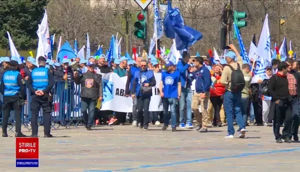 Protest masiv al sindicaliștilor în fața Guvernului. Cât va ajunge inflația