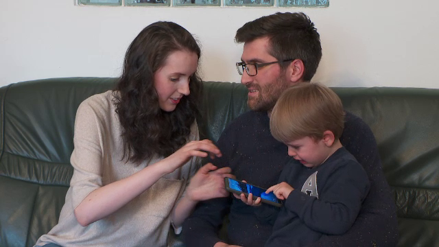 Situație dramatică pentru o tânără de 32 de ani, mama a unui copil de doi ani. A fost diagnosticată cu scleroză multiplă