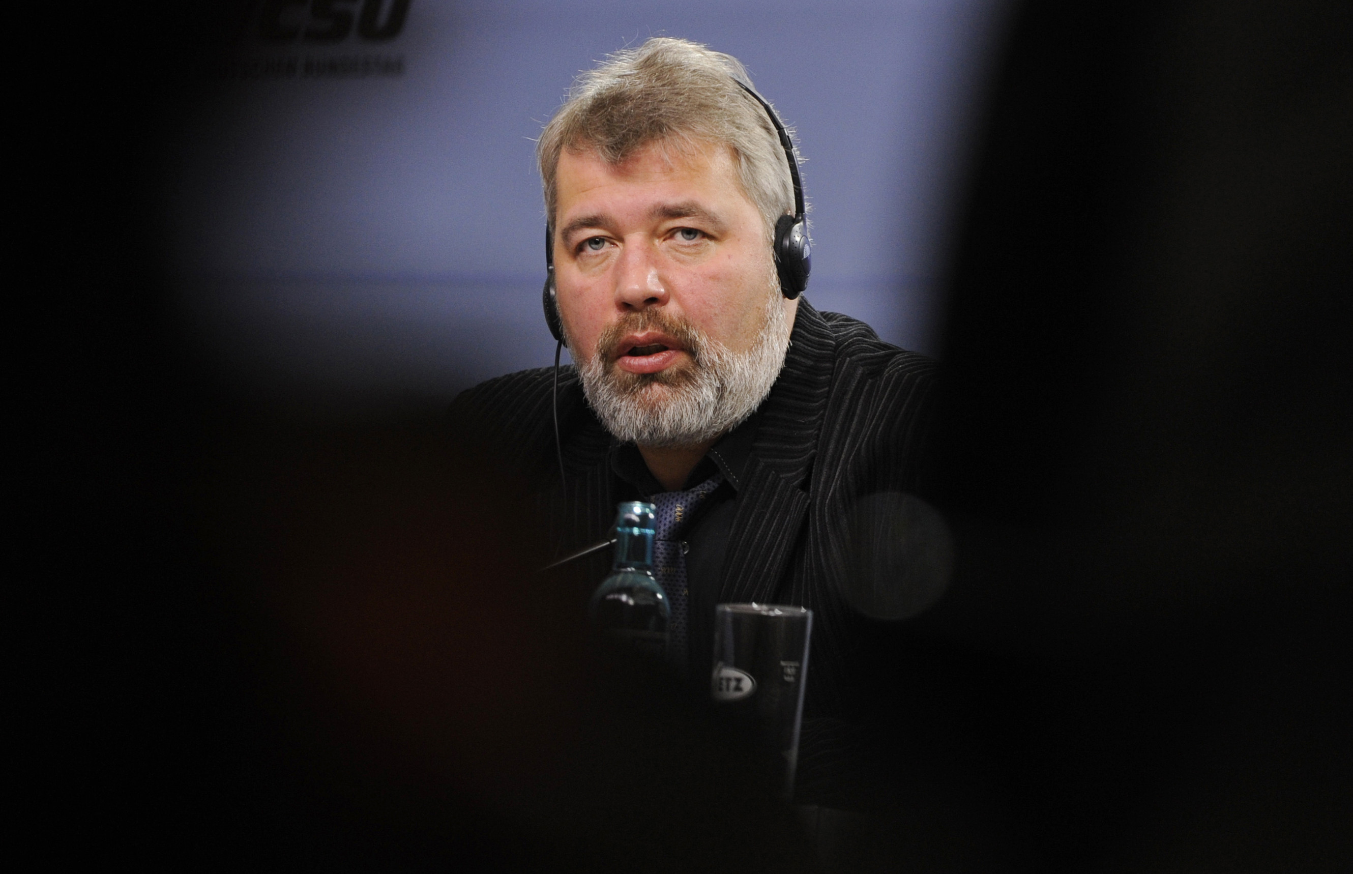 Rusia: Jurnalistul Dmitri Muratov, laureat al premiul Nobel pentru Pace, atacat într-un tren