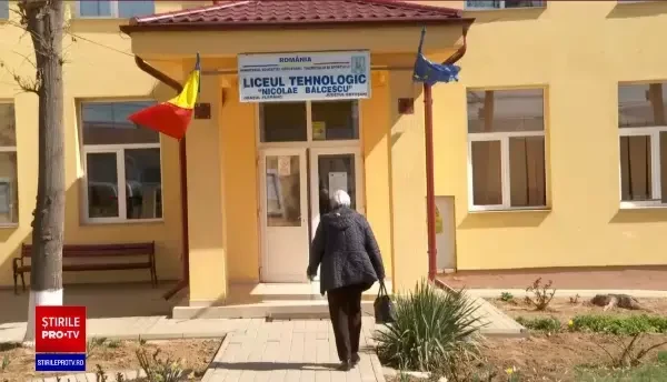 Anchetă pentru tentativă de omor în cazul elevului incendiat într-un liceu din Botoșani