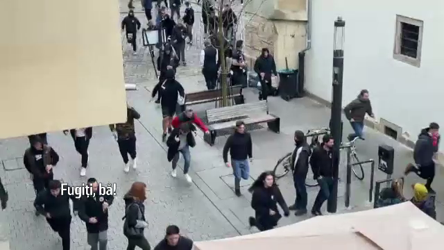 Violențe între suporteri și jandarmi, la meciul U Cluj- CSA Steaua. Cum a rămas un microbist fără pantaloni