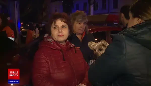 Două case au fost distruse de un incendiu puternic în București