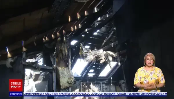 Casa unui polițist din Dâmbovița, arsă după un scandal. Agentul crede că focul a fost pus intenționat