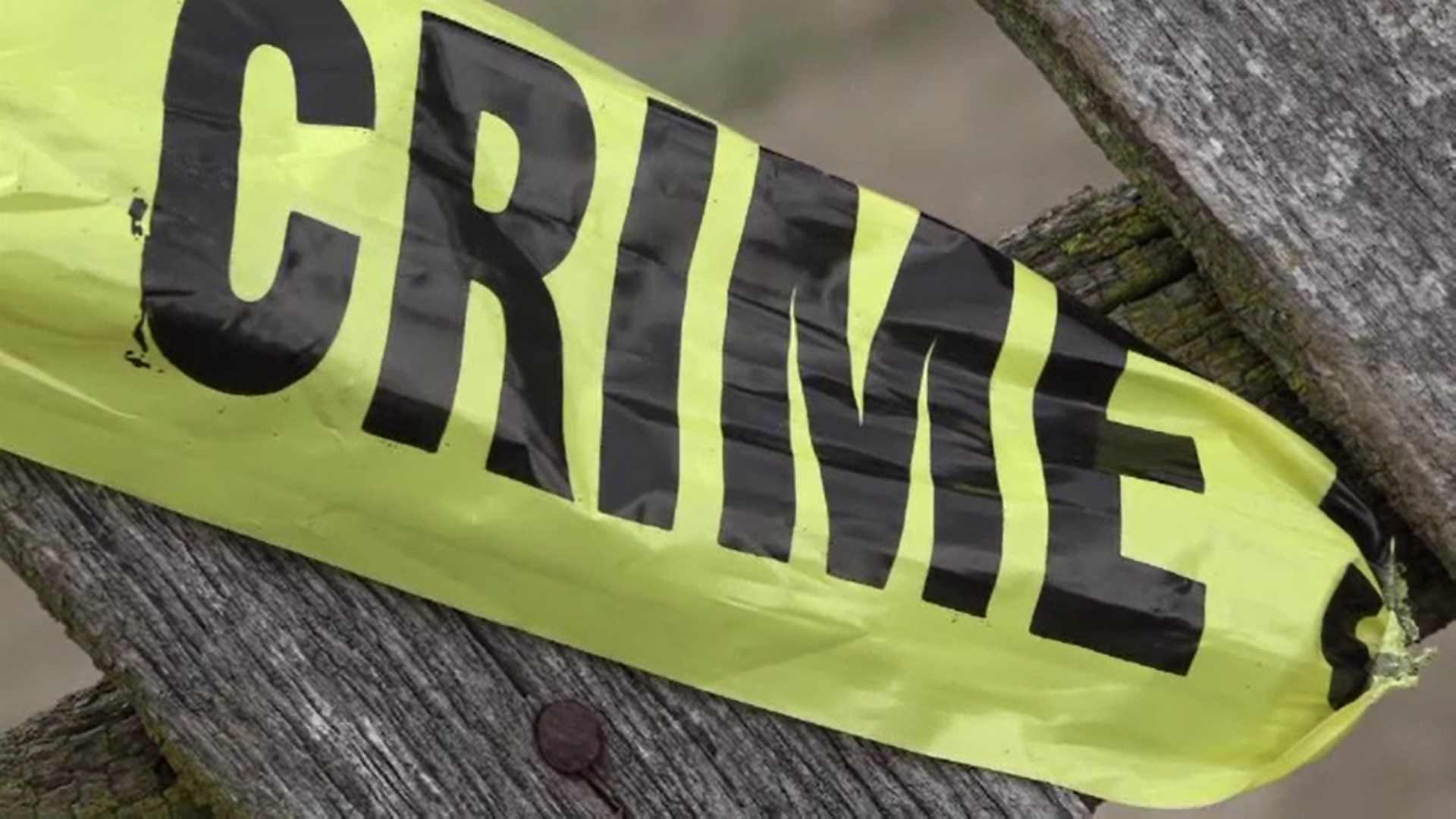 Dubla crimă de la Botoșani. Tatăl vitreg al fetei de 13 ani a fost arestat preventiv, dar nu recunoaşte nimic