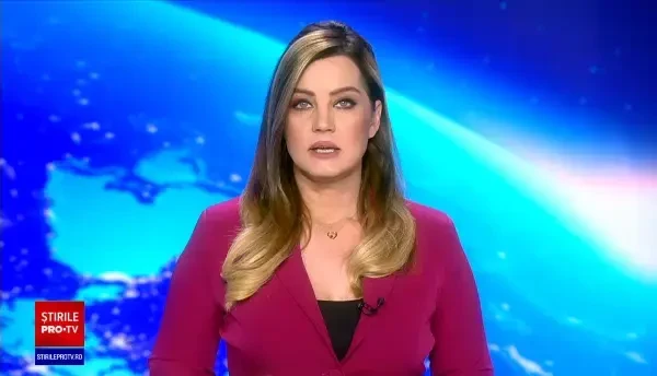 Pompierii s-au luptat cu flăcările luni noaptea. Mai multe gospodării au fost cuprinse de flăcări