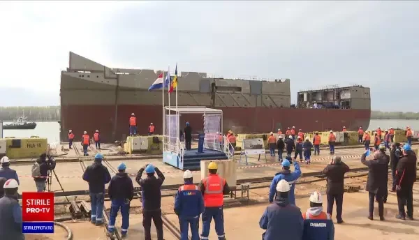 Două module dintr-o navă militară de mari dimensiuni, lansate la apă, în Galați. Cine e beneficiarul