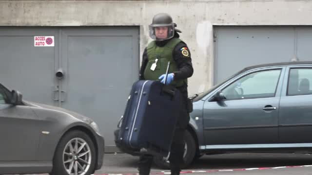 O valiză suspectă a pus pe jar autoritățile din Târgu Mureș. Geamantanul era lăsat într-o parcare dintre blocuri