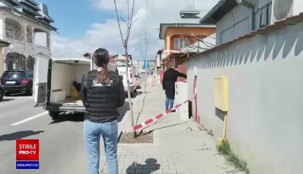 Dublă crimă la Călăraşi. Un bărbat și fiica sa au fost găsiţi înjunghiaţi în casă. VIDEO 2