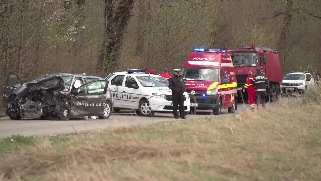 Accident cumplit în Prahova. Un tânăr de 21 de ani, aflat la volan, a izbit puternic un autoturism