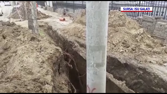 Doi muncitori din India au văzut moartea cu ochii pe un șantier din Tecuci. Un mal de pământ s-a prăbușit peste ei