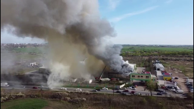 Incendiu puternic la fosta fabrică de ţigări a omului de afaceri Zaher Iskandarani. A fost transmis mesaj RO-Alert