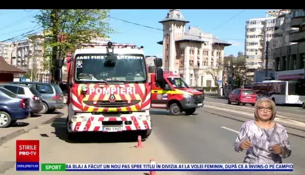 Subsolul unui bloc din Iași, mistuit de flăcări după o țigară aruncată la întâmplare