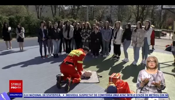 Prahova: Sute de elevi învață cum trebuie acordat primul ajutor