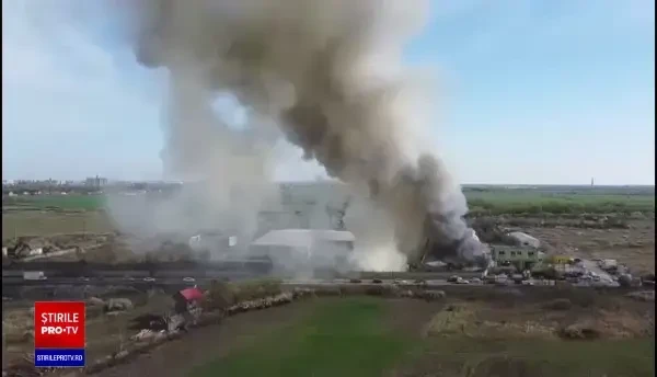 Incendiu puternic la fosta fabrică de ţigări a omului de afaceri Zaher Iskandarani. A fost transmis mesaj RO-Alert
