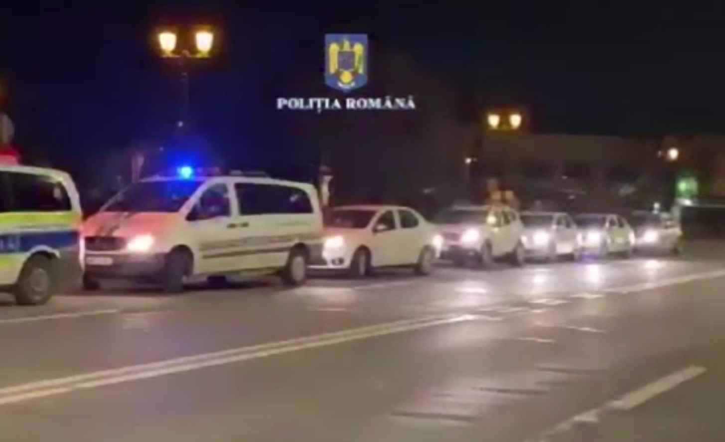 Percheziții la contrabandiștii de țigări, în Alba. Ce s-a găsit în casele suspecților