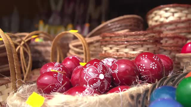 La Sibiu s-a deschis târgul de Paște. Organizator: "Avem 50 de căsuțe, de expozanți”