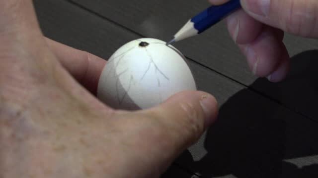 Încondeierea ouălor de Paște, o artă. Atelier special pentru cei care vor să învețe