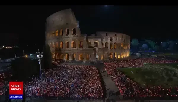 O ucraineancă și o rusoaică au purtat crucea în procesiunea condusă de Papa Francisc