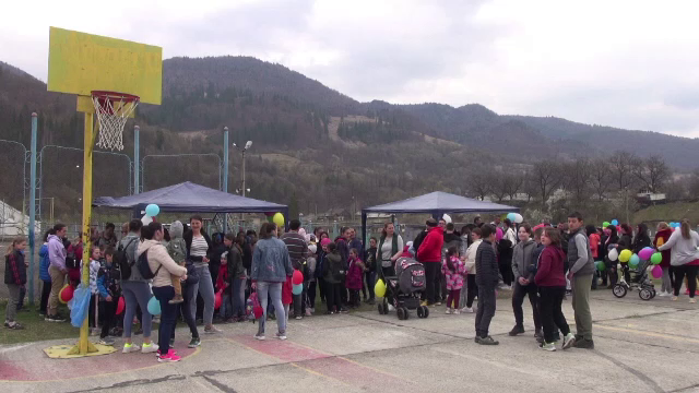 Vânătoare de ouă de ciocolată în Bicaz, organizată pentru copii cu ocazia sărbătorilor Pascale