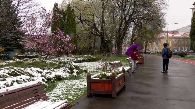 Încheiem un weekend cu temperaturi de iarnă. Cum va fi vremea de Paște