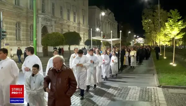 Credincioșii catolici din toată țara au participat la miezul nopții la Slujba de Înviere