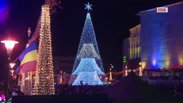 Cinci șefi din Primăria Târgu Jiu trebuie să plătească bradul artificial de Crăciun. Era considerat cel mai scump din țară