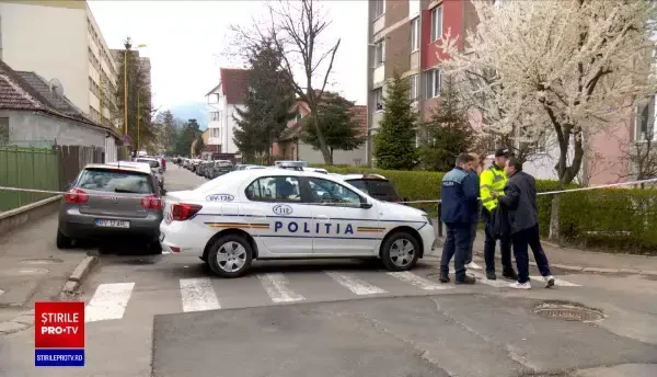 Scene sângeroase în fața unei grădinițe din Brașov. Un bărbat și-a înjunghiat soția, femeia este în stare gravă