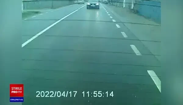 O adevărată cascadorie în trafic, în apropiere de Galați. Incidentul, cauzat de viteză și de anvelopele neadaptate