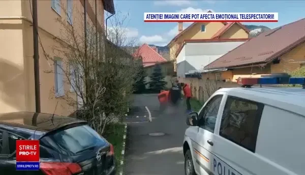 Scene sângeroase în fața unei grădinițe din Brașov. Un bărbat și-a înjunghiat soția, femeia este în stare gravă