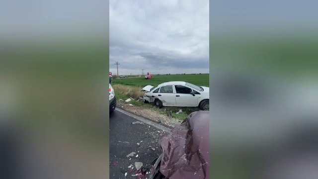 Accident grav în Prahova, în apropiere de Mizil, provocat de neatenție. Au fost implicate patru mașini