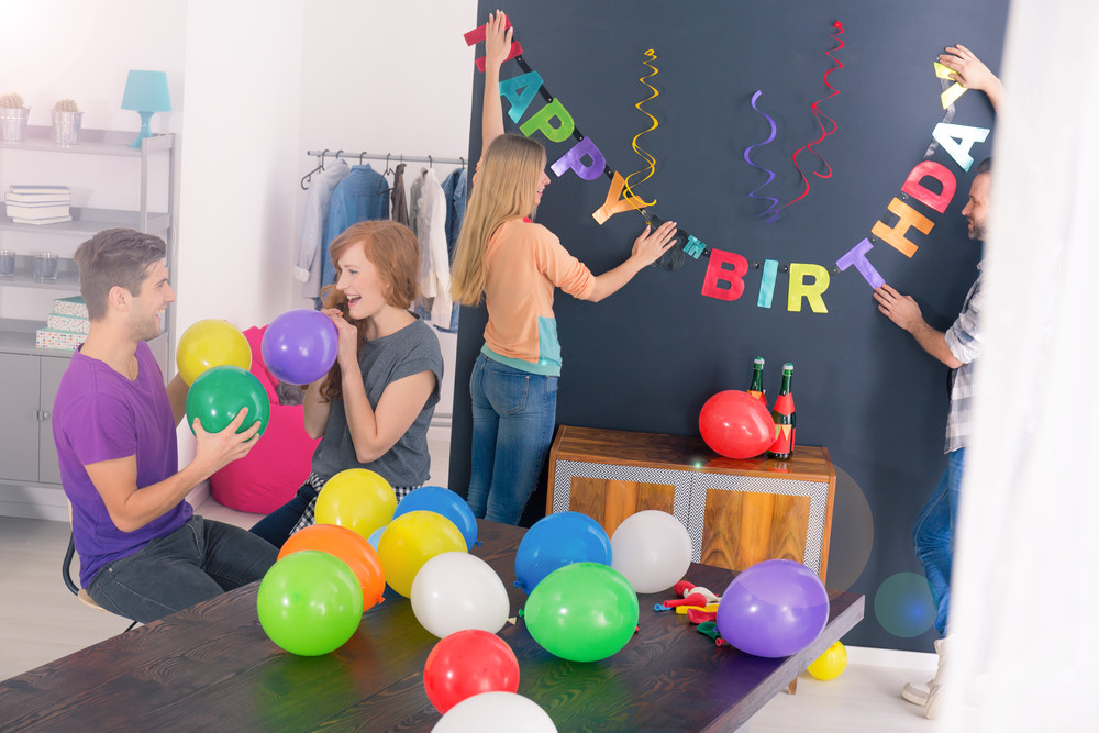 Un bărbat a dat în judecată firma la care lucra pentru că i-a organizat o petrecere surpriză. Suma fabuloasă primită