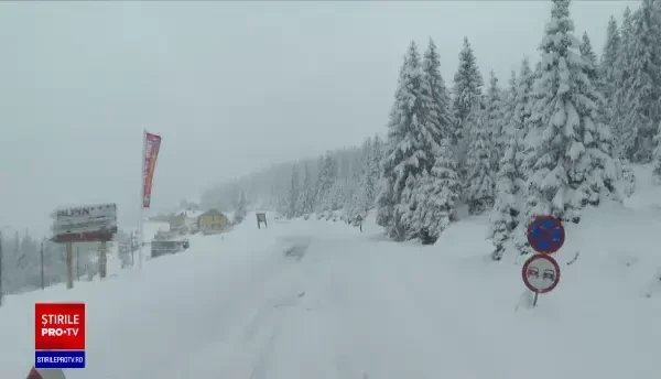 Ninsori ca de Crăciun, în prag de Paște. Iarna nu se dă dusă din țară
