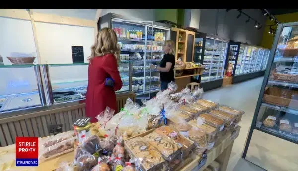 În băcănii și în bucătăriile restaurantelor este forfotă mare. Ce aleg românii pentru masa de Paște