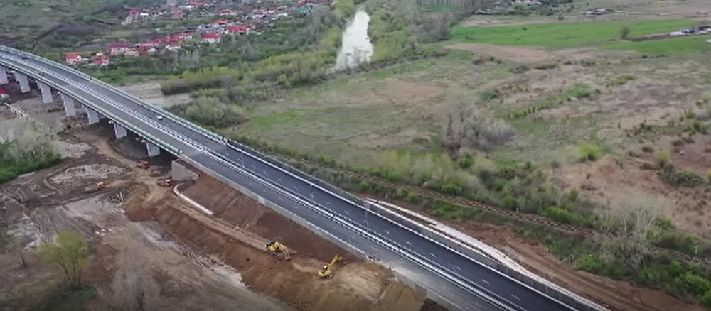 Primul segment de drum expres din România va fi deschis joi. Când va fi gata lotul următor