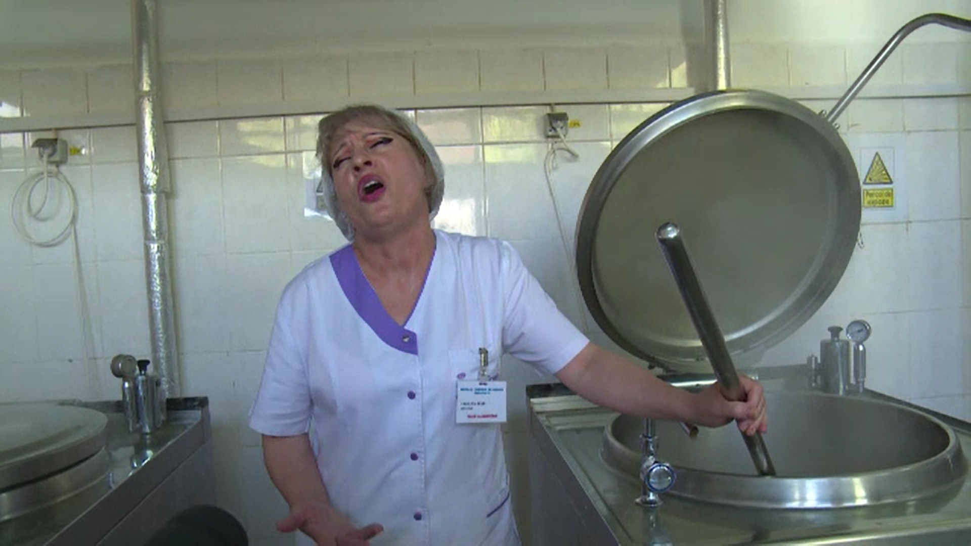 Surpriză de neuitat pentru Vasilica Stan, bucătăreasa cu voce de aur, care concurează la Românii au Talent