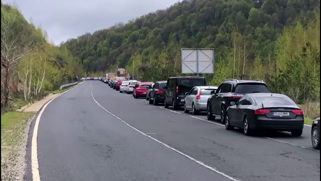 Nervi întinși la maximum pentru românii care se îndreaptă spre Turcia. Au de așteptat și ore întregi să treacă vama