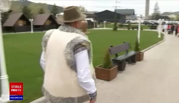 Turiștii au poposit în Vinerea Mare, în Bucovina. Cu ce i-au așteptat gazdele