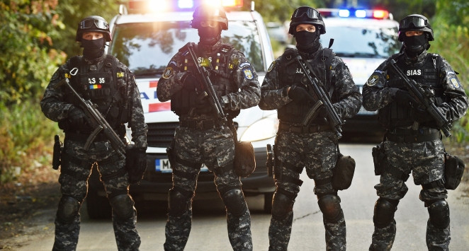 Un bărbat a tâlhărit băiatul unui polițist de la trupele speciale din Timișoara. Ce a urmat