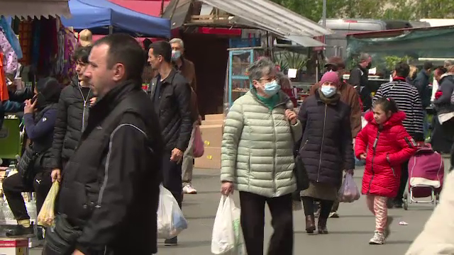 Românii au făcut cumpărături și în Sâmbăta Mare, chiar înainte de ziua de Paște