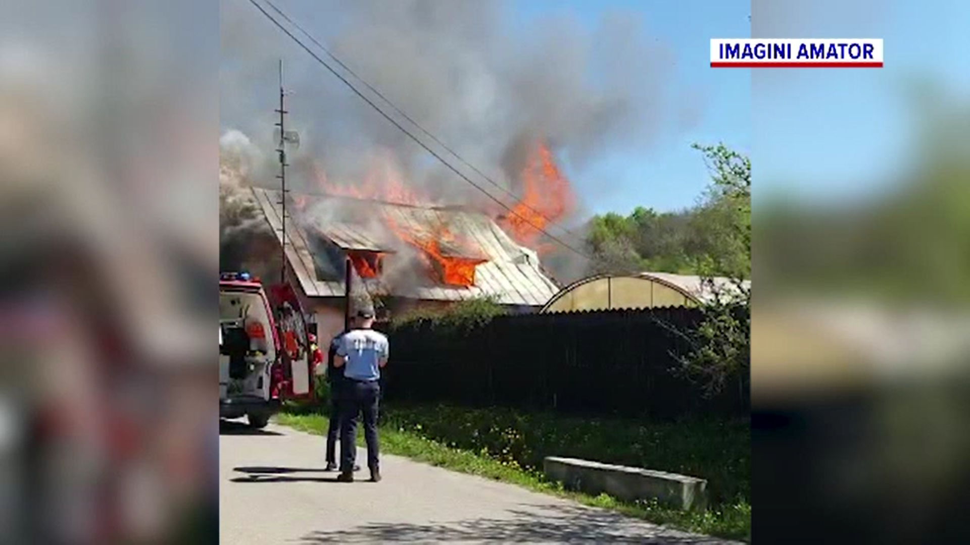 Explozie urmată de un incendiu într-o casă din Dâmboviţa. Doi bunici şi nepotul lor de 8 ani au fost răniţi