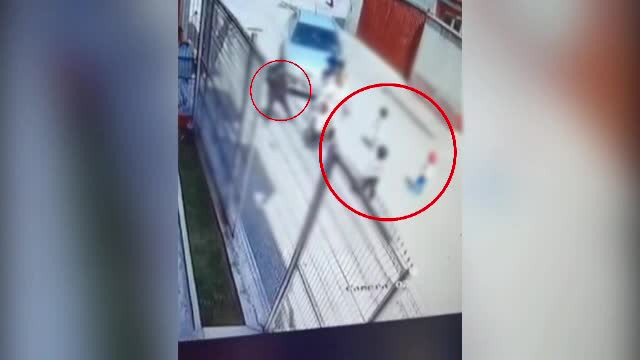 Tânărul care s-a urcat băut la volan și a lovit 8 persoane a fost prins. Momentul accidentului a fost filmat