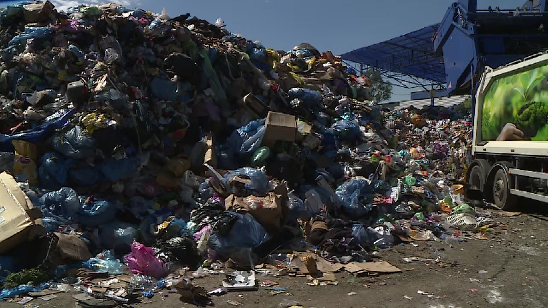 România este pe locul 10 în clasamentul european al risipei. Sărbătoarea Paștelui a umplut tomberoanele de mâncare