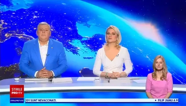 Un incendiu violent a izbucnit la mansarda unui bloc din Râmnicu Vâlcea. Locatarii au scăpat teferi