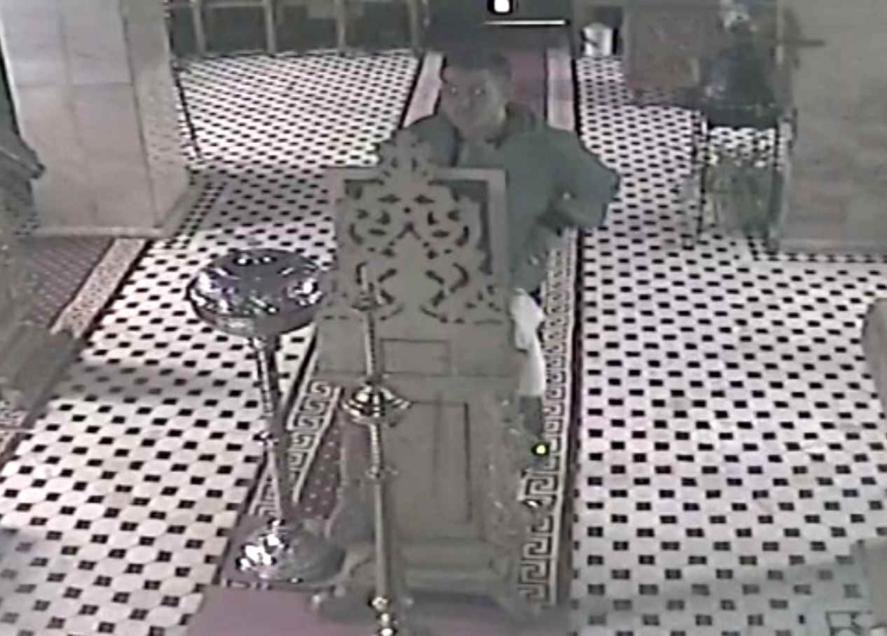 Un hoț a prădat o femeie chiar în biserică, la Timișoara. Gestul uimitor făcut după faptă