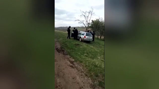 Patru indivizi din Vaslui au fost ridicați de polițiști după ce au bătut crunt doi bărbați în a doua zi de Paște