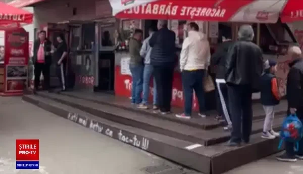 Cum se fac mititeii perfecți. Sfaturi de la chef Radu Dumitrescu. „Bicarbonatul nu are ce să căute în mici”