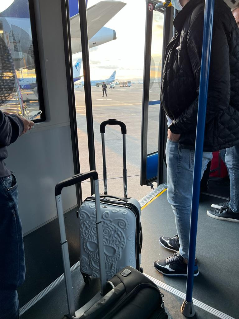 Alerta cu bombă de la bordul unui avion care urma să decoleze de pe Aeroportul din Otopeni a fost falsă