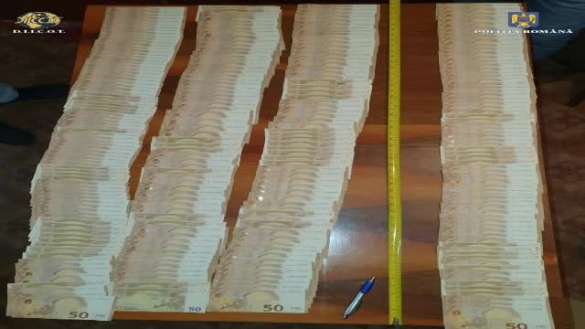 Români duşi în Anglia și puşi să muncească 16 ore pe zi, în condiţii insalubre, fără zile libere și fără să fie plătiți