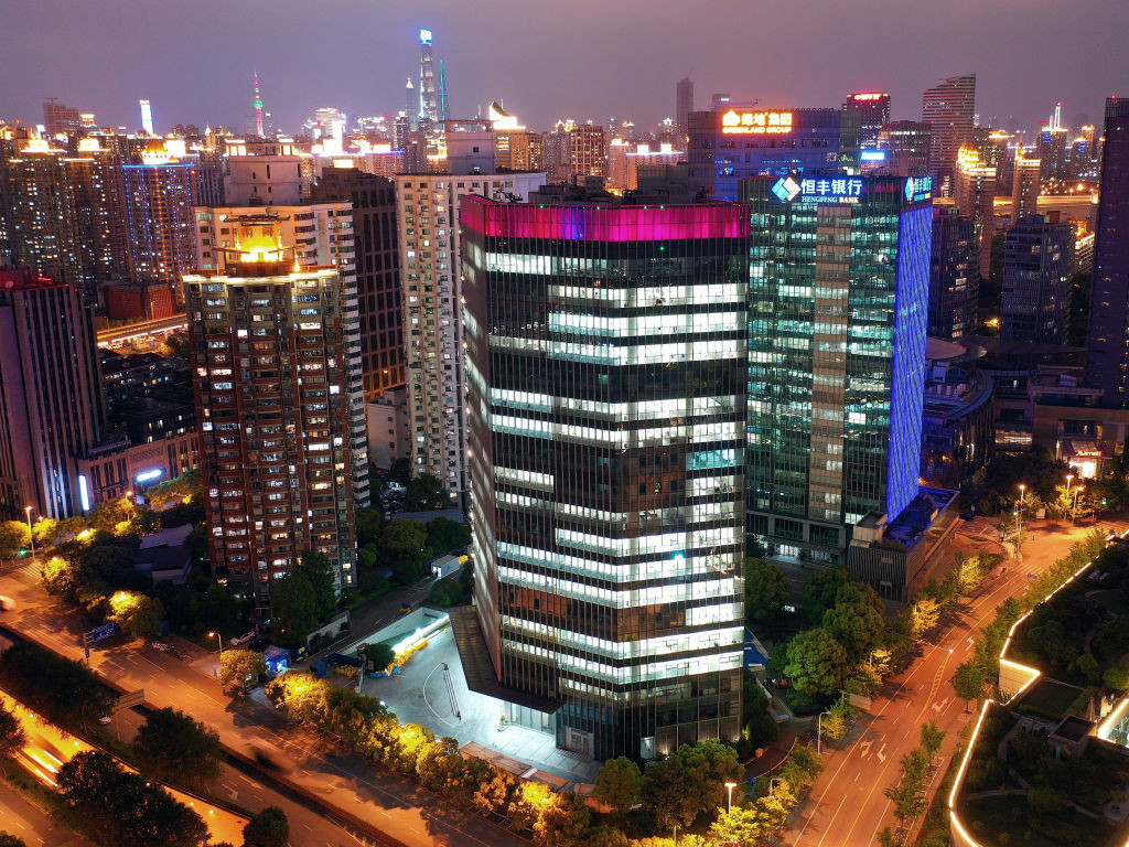 Protest cu oale și tigăi de la geam, în Shanghai, după cinci săptămâni de restricții dure anti Covid. VIDEO